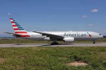 N768AA - American Airlines Boeing 777-200ER