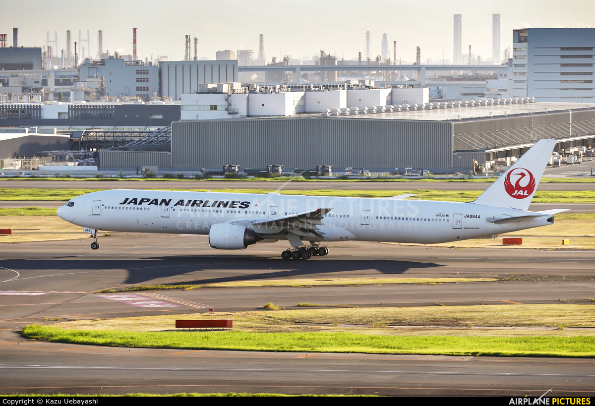 JAL - Japan Airlines JA8944 aircraft at Tokyo - Haneda Intl