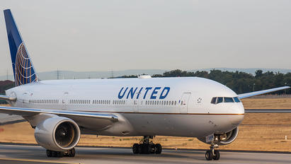 N788UA - United Airlines Boeing 777-200ER