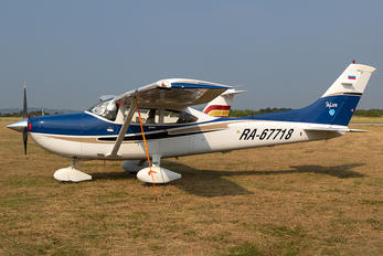 RA-67718 - Private Cessna 182T Skylane