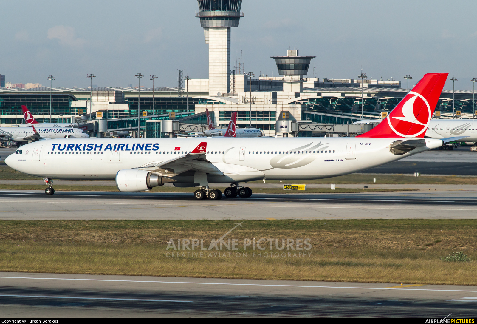 Turkish Airlines TC-JOM aircraft at Istanbul - Ataturk
