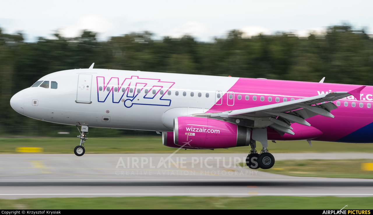 Wizz Air HA-LPK aircraft at Gdańsk - Lech Wałęsa
