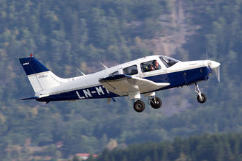 LN-MTJ - Private Piper PA-28 Cherokee