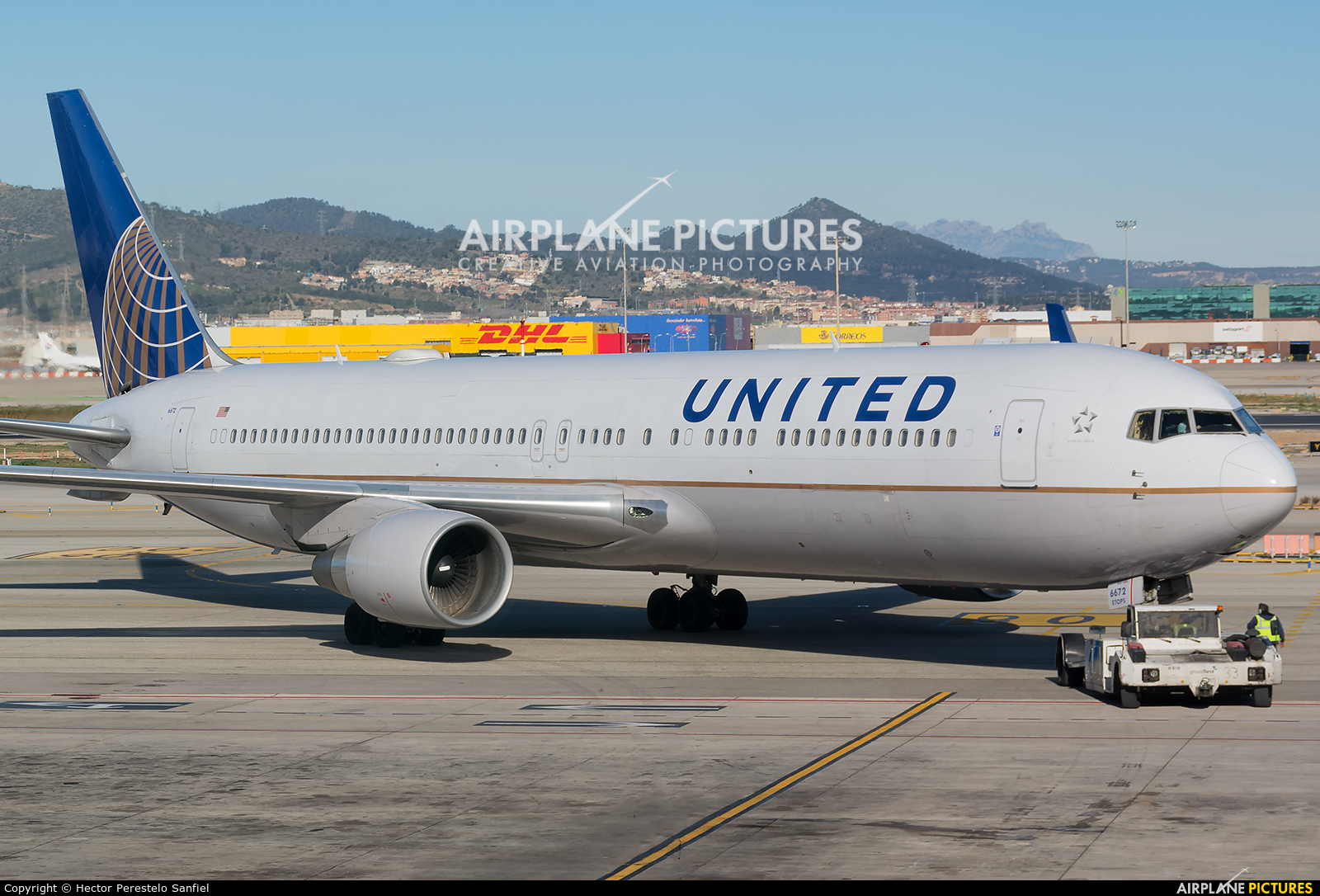 United Airlines N672UA aircraft at Barcelona - El Prat