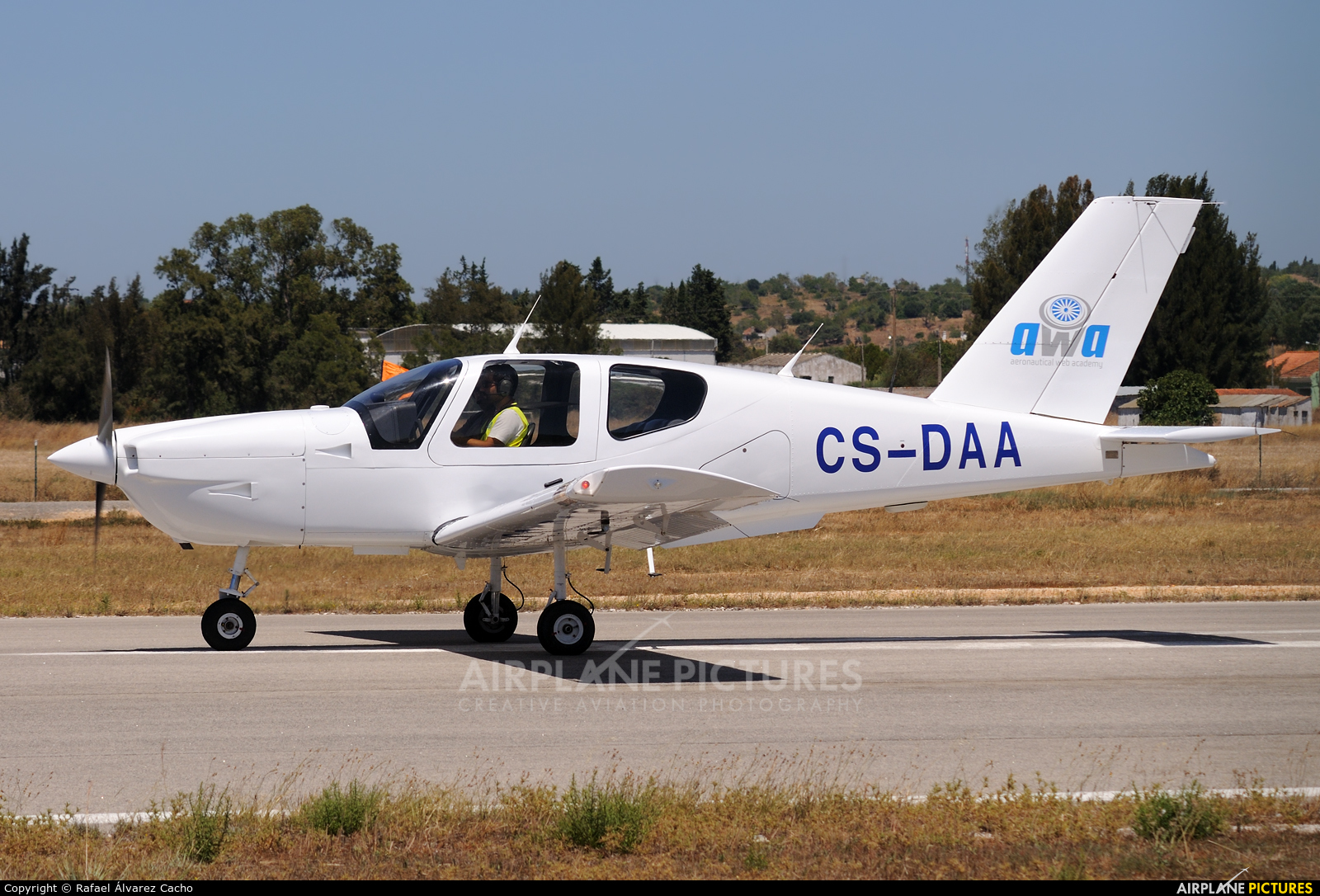 Aeronautical Web Academy CS-DAA aircraft at Portimão