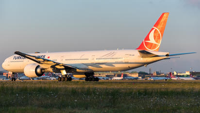 TC-JJH - Turkish Airlines Boeing 777-300ER