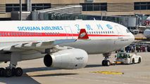 Sichuan Airlines  B-5960 image