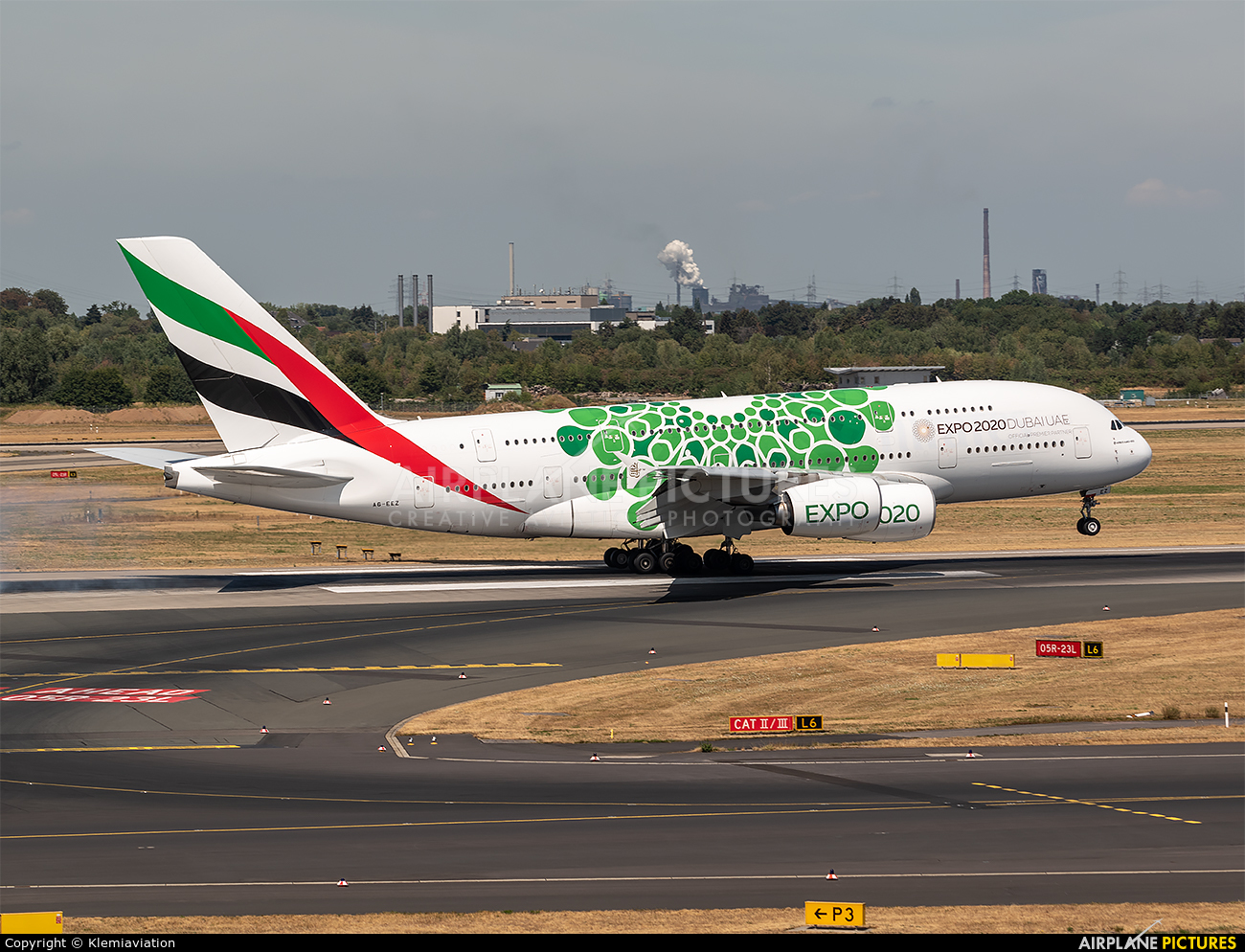 Emirates Airlines A6-EEZ aircraft at Düsseldorf