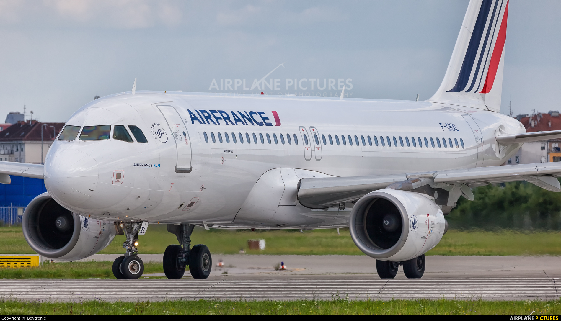 Air France F-GKXL aircraft at Zagreb