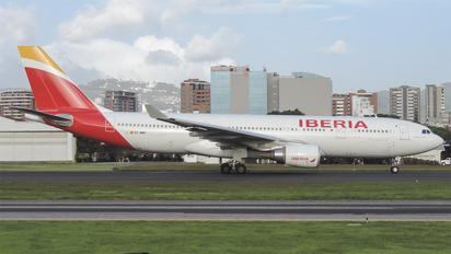 EC-MMG - Iberia Airbus A330-200