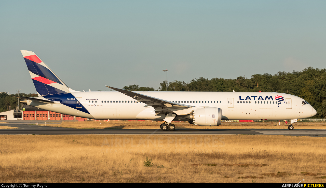 LATAM CC-BGD aircraft at Frankfurt