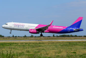 HA-LXC - Wizz Air Airbus A321