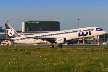 SP-LNA - LOT - Polish Airlines Embraer ERJ-190 (190-100)