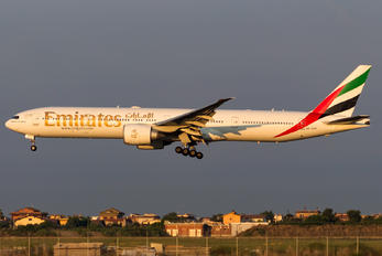 A6-ECF - Emirates Airlines Boeing 777-300ER