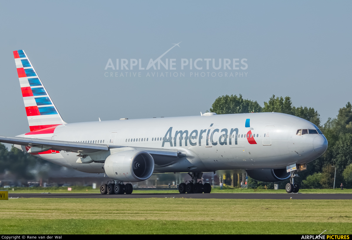 American Airlines N782AN aircraft at Amsterdam - Schiphol