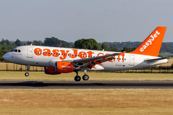 G-EZIY - easyJet Airbus A319