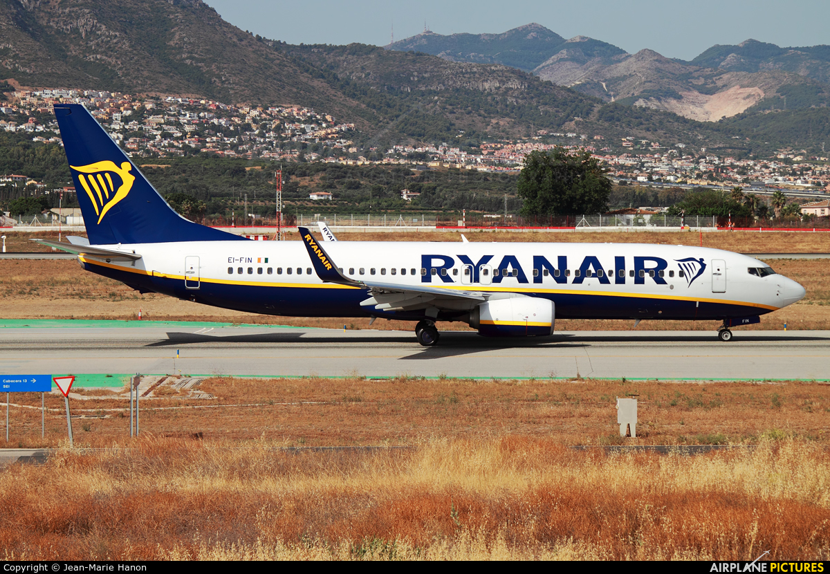 Ryanair EI-FIN aircraft at Málaga