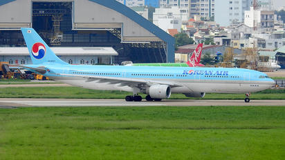 HL8002 - Korean Air Airbus A330-300