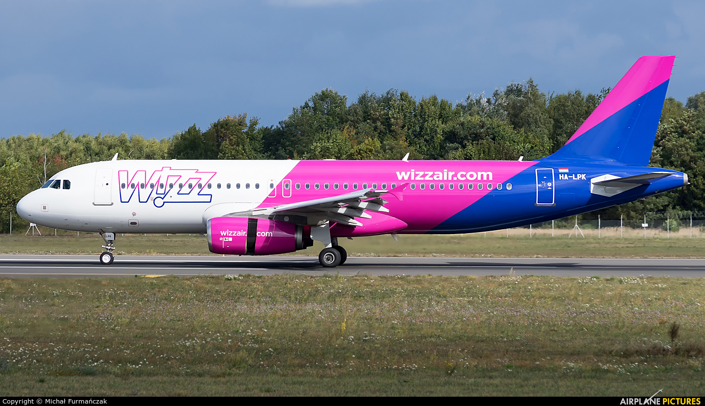 Wizz Air HA-LPK aircraft at Poznań - Ławica