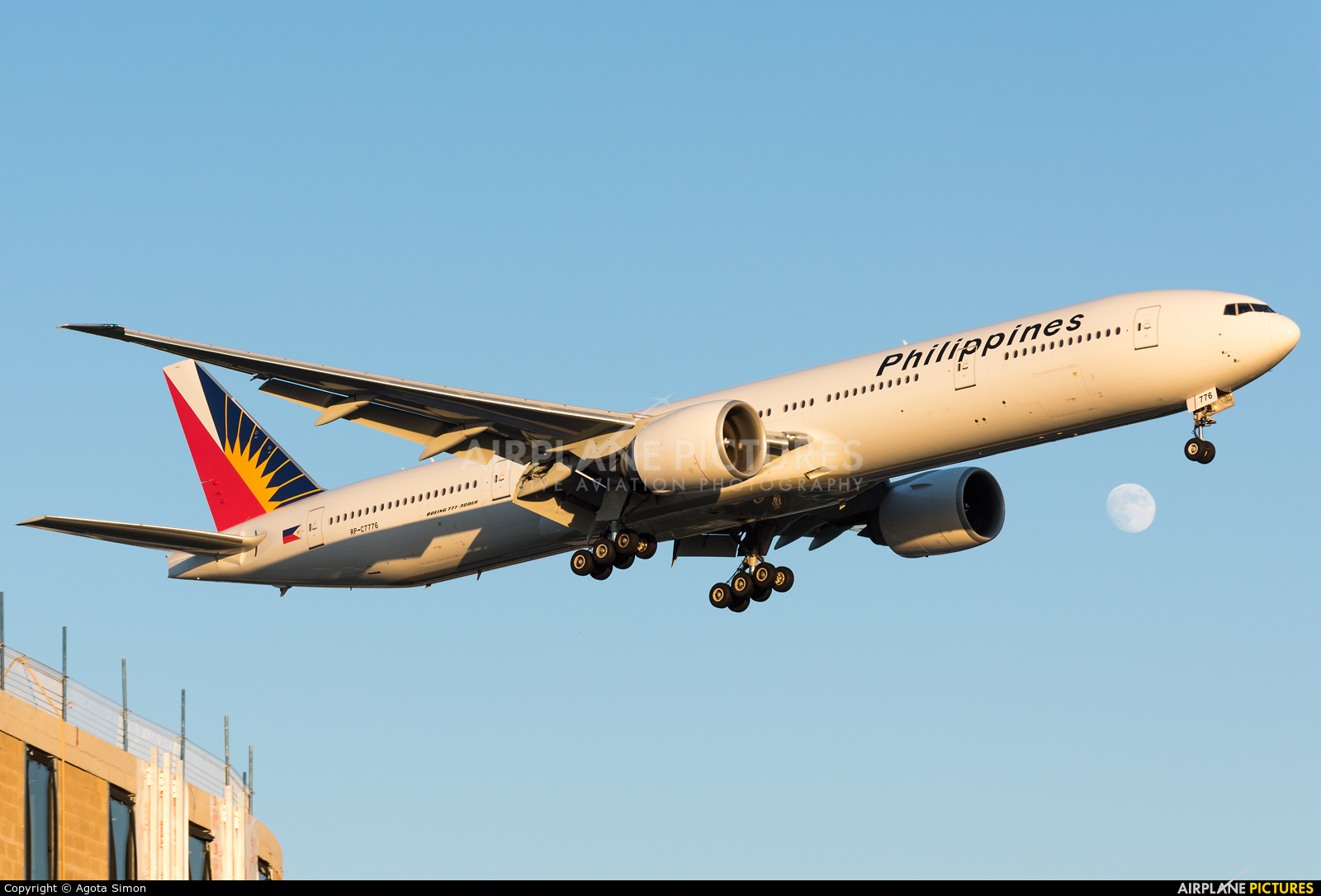 Philippines Airlines RP-C7776 aircraft at London - Heathrow