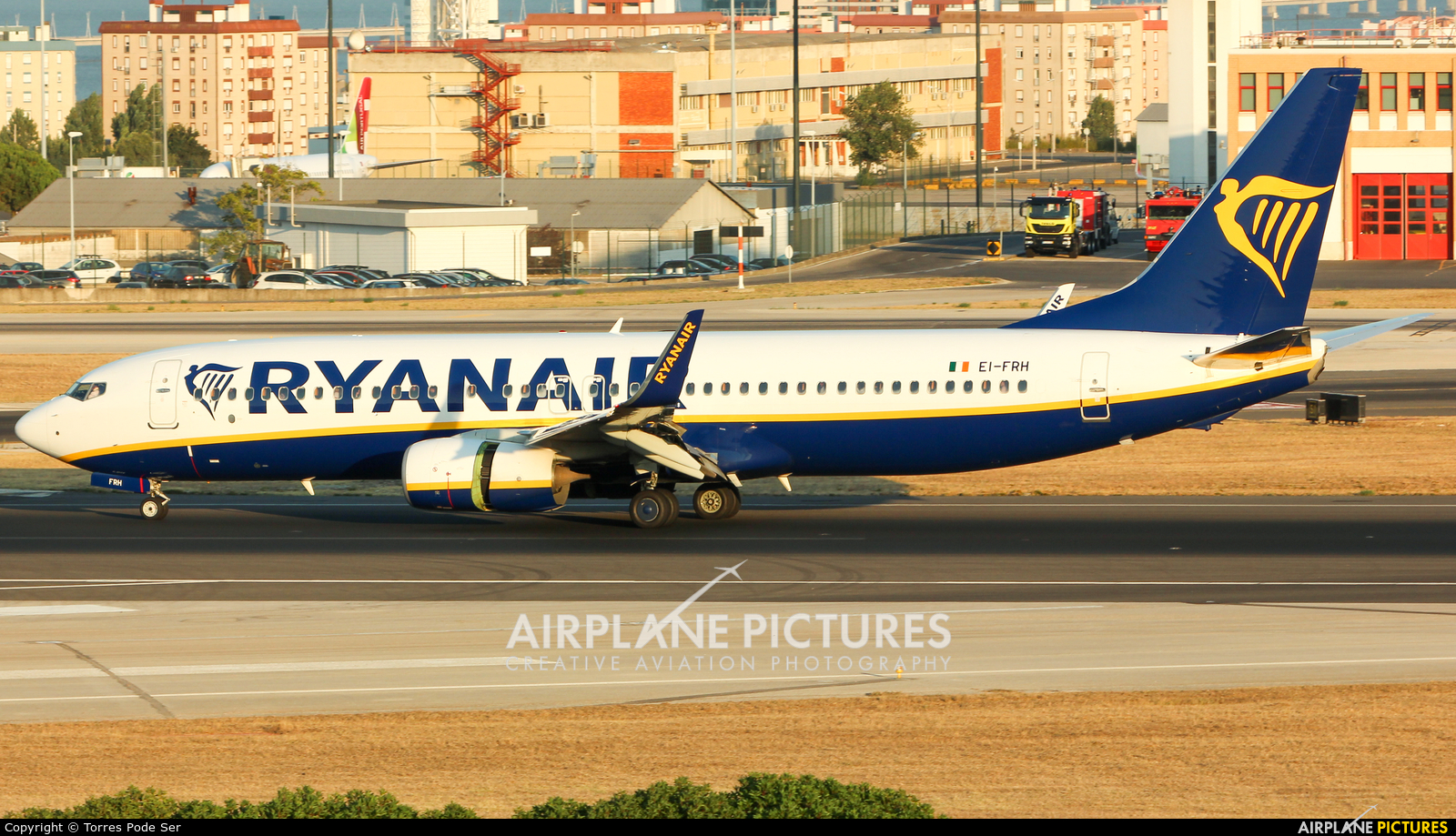 Ryanair EI-FRH aircraft at Lisbon
