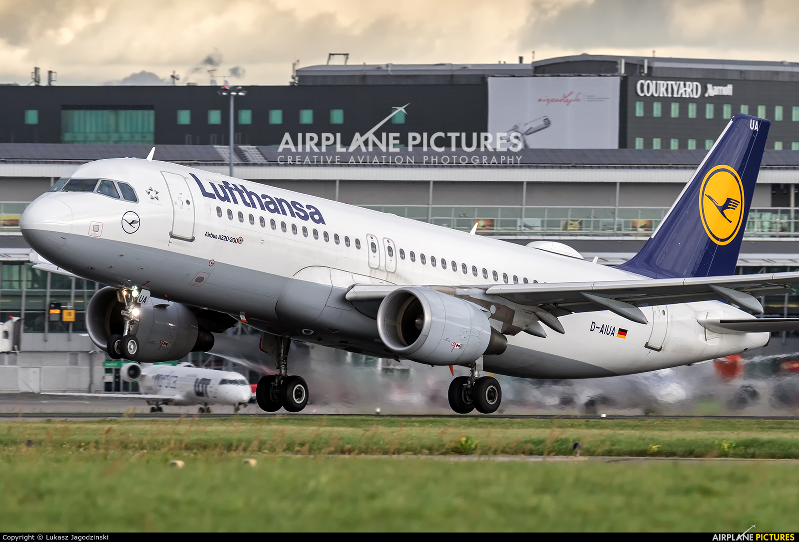 Lufthansa D-AIUA aircraft at Warsaw - Frederic Chopin