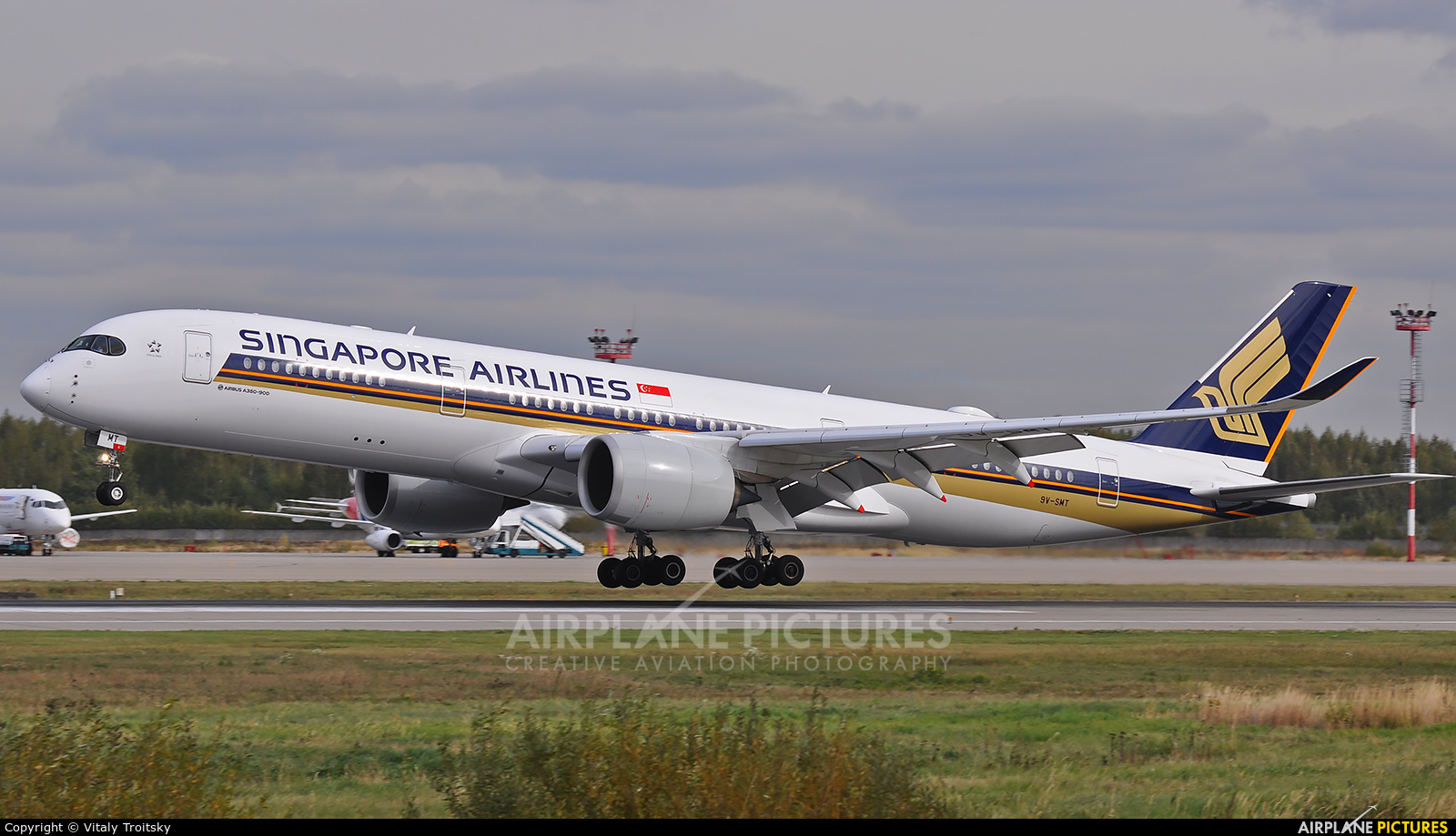 Singapore Airlines 9V-SMT aircraft at Moscow - Domodedovo
