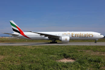 A6-EBU - Emirates Airlines Boeing 777-300ER