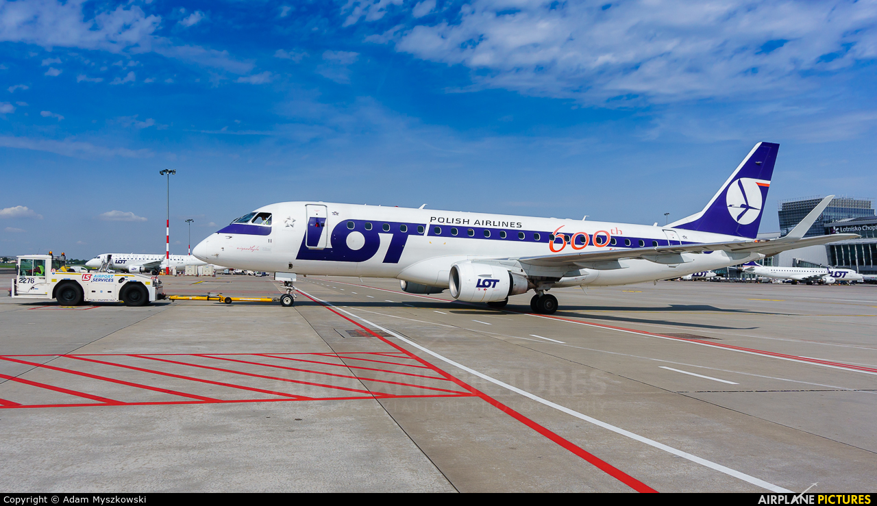 LOT - Polish Airlines SP-LII aircraft at Warsaw - Frederic Chopin