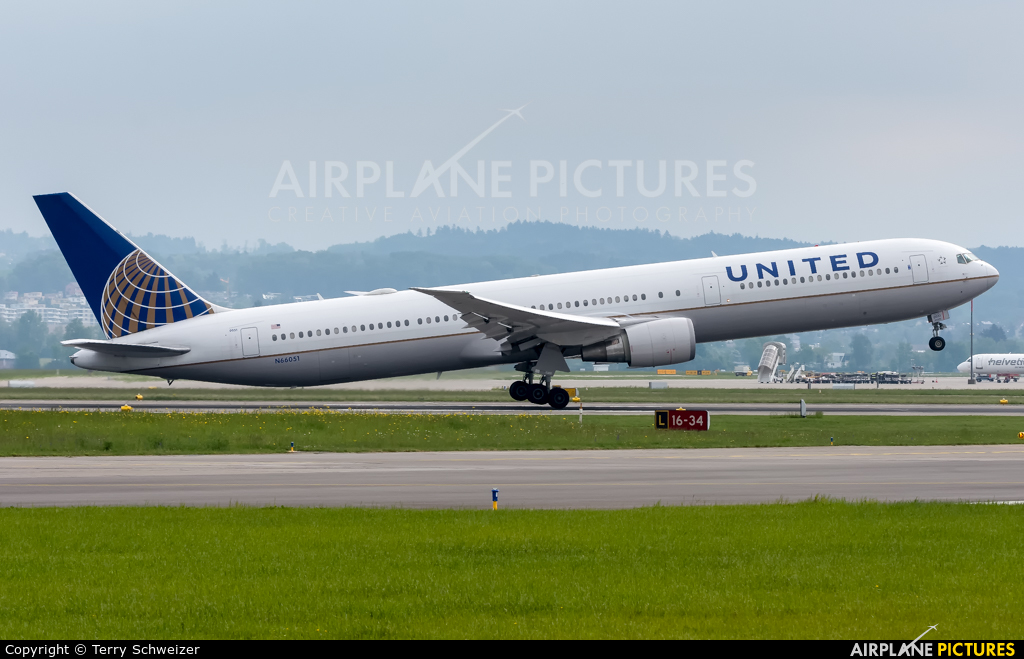 United Airlines N66051 aircraft at Zurich