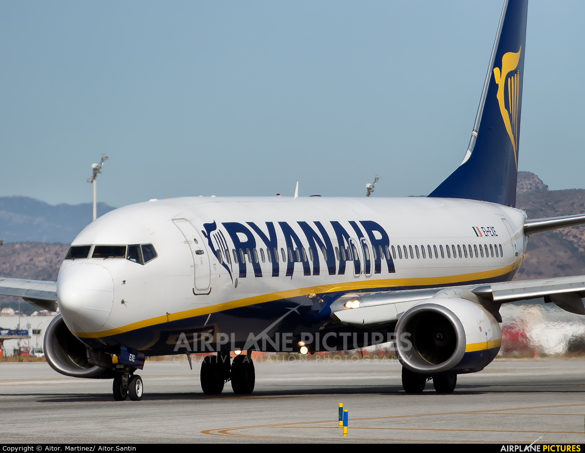 Ryanair EI-EXE aircraft at Málaga