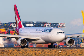 VH-EBK - QANTAS Airbus A330-200