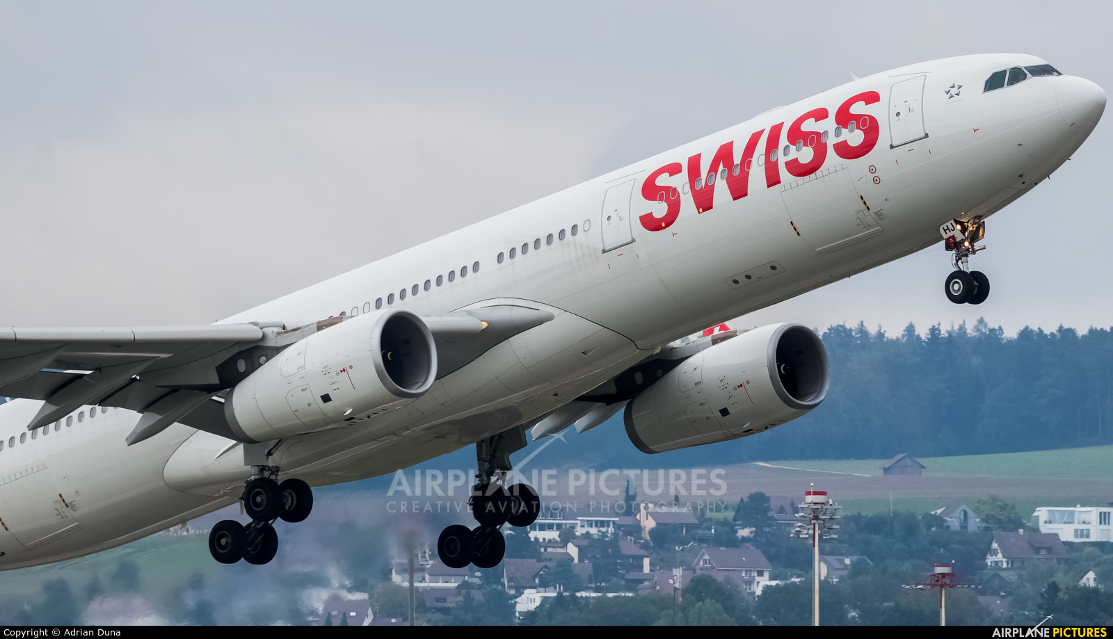 Swiss HB-JHJ aircraft at Zurich