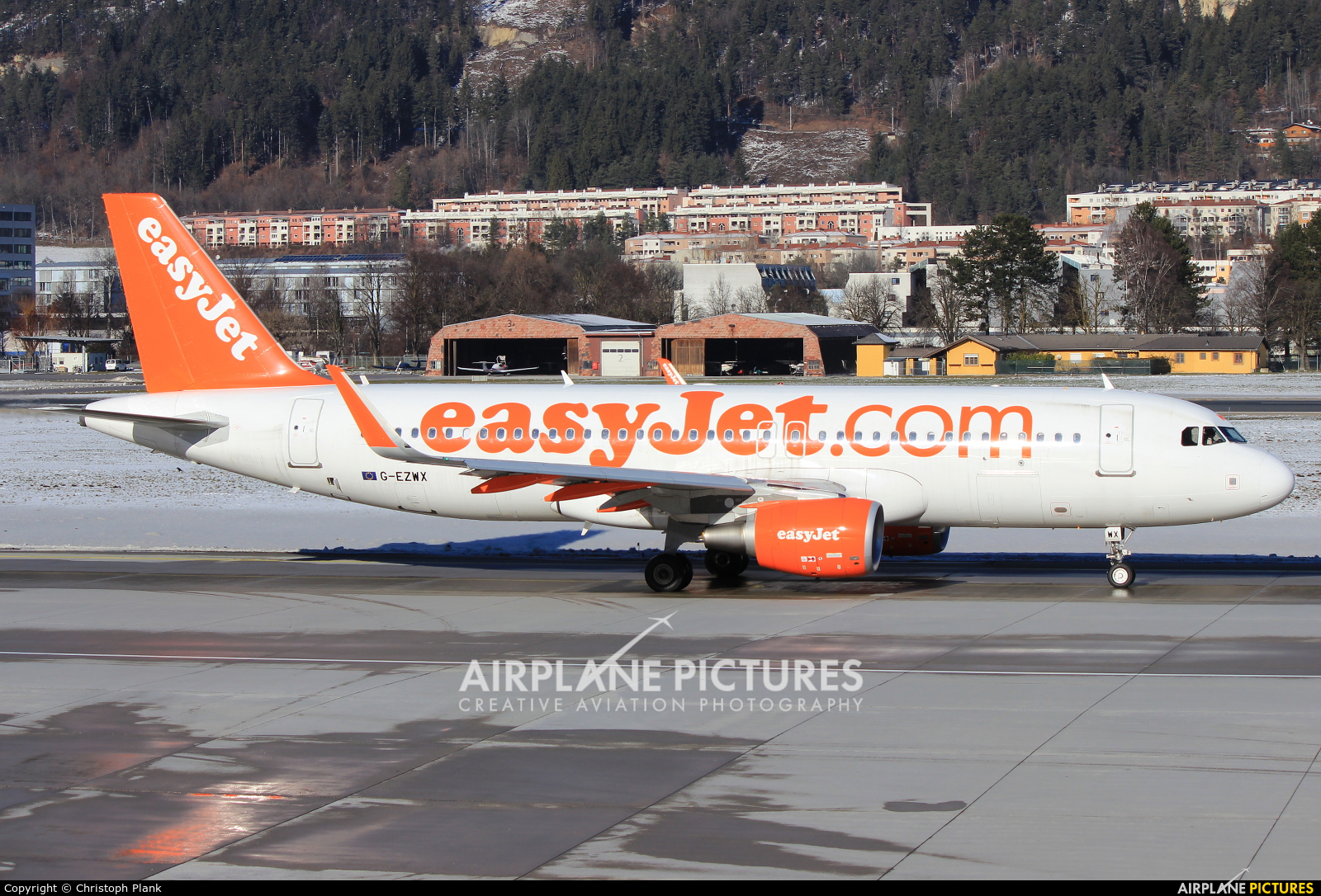 easyJet G-EZWX aircraft at Innsbruck