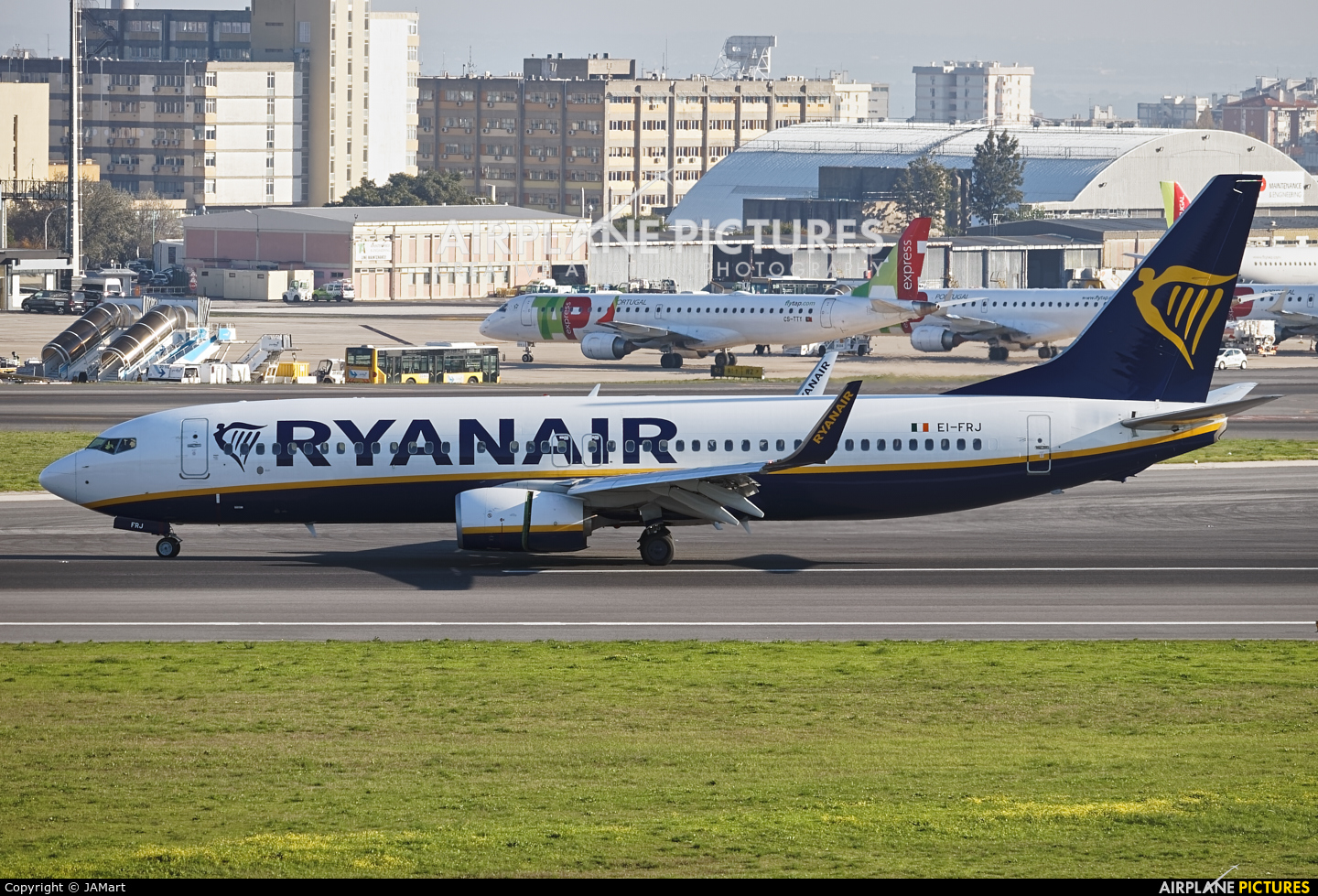 Ryanair EI-FRJ aircraft at Lisbon