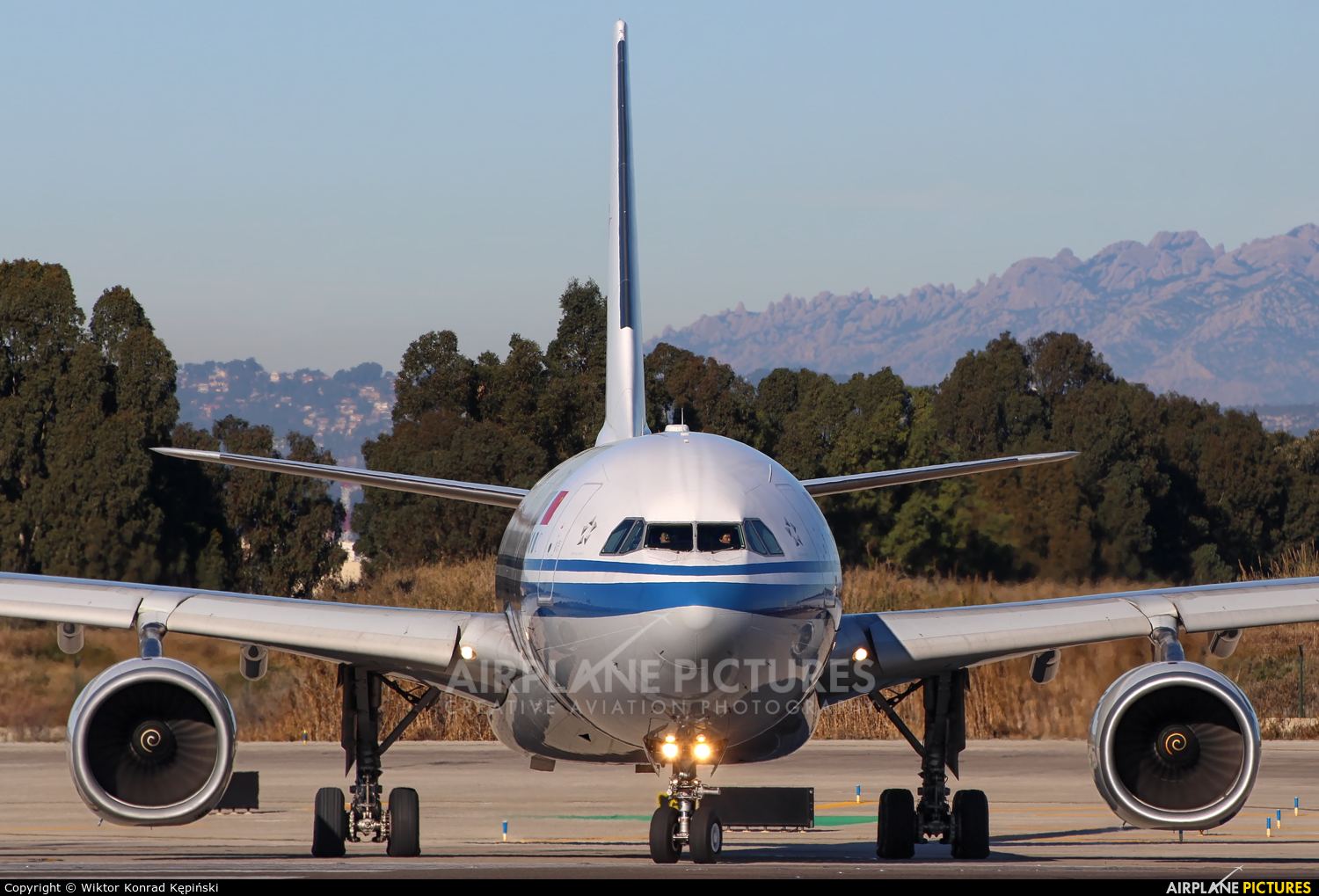 Air China B-6549 aircraft at Barcelona - El Prat