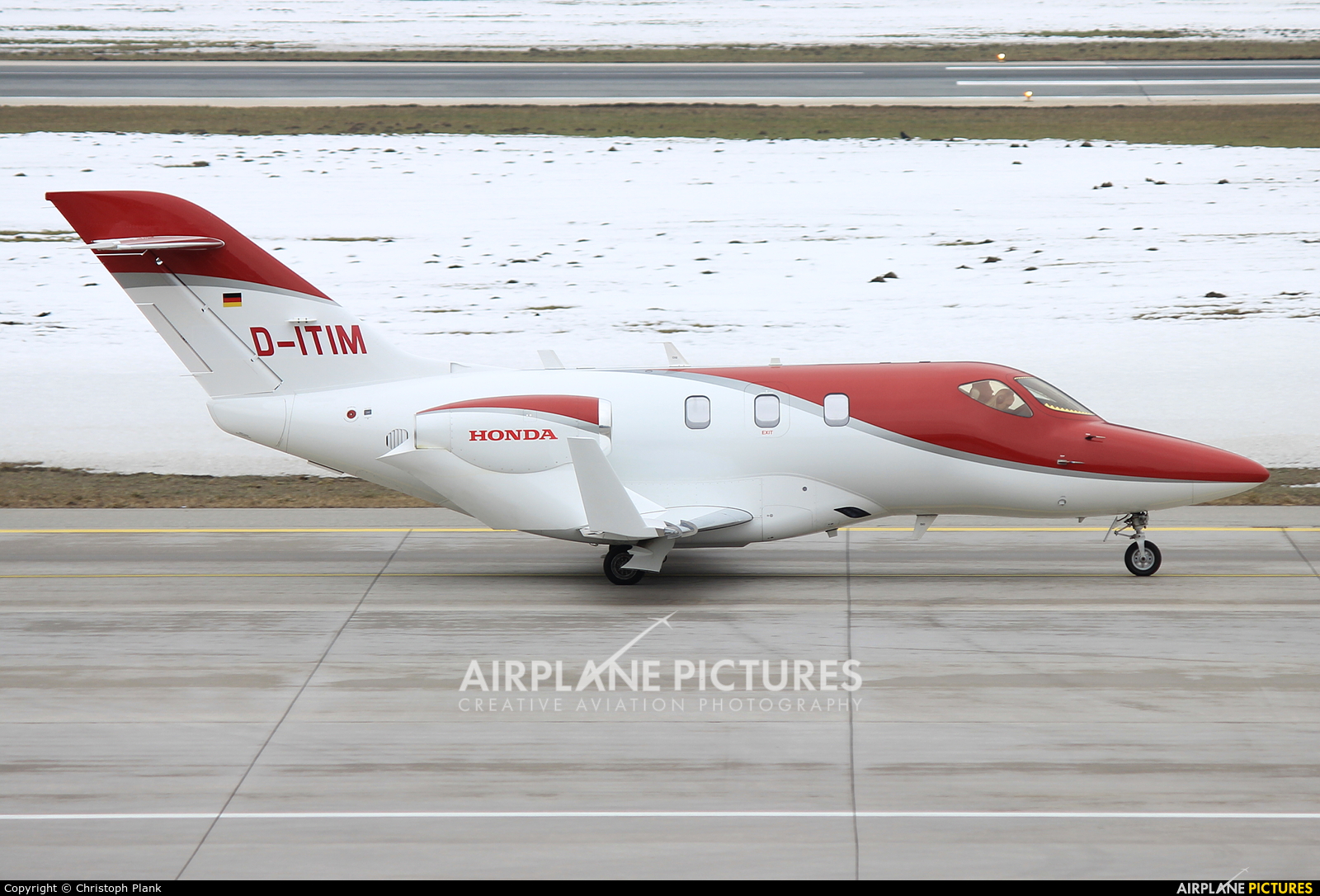 Private D-ITIM aircraft at Innsbruck