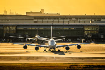 D-ABYQ - Lufthansa Boeing 747-8