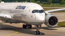 Lufthansa D-AIXF image