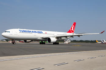 TC-JOM - Turkish Airlines Airbus A330-300