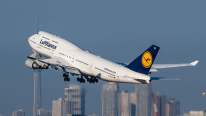 D-ABVO - Lufthansa Boeing 747-400
