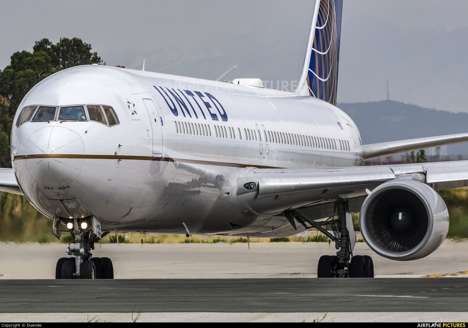 United Airlines N655UA aircraft at Barcelona - El Prat