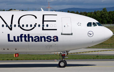 D-AIGN - Lufthansa Airbus A340-300