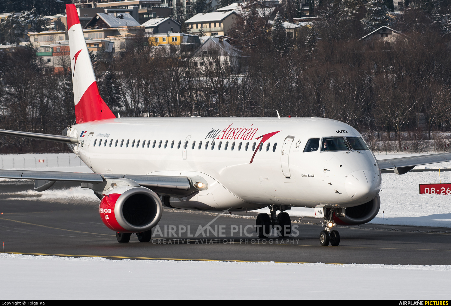 Austrian Airlines/Arrows/Tyrolean OE-LWD aircraft at Innsbruck