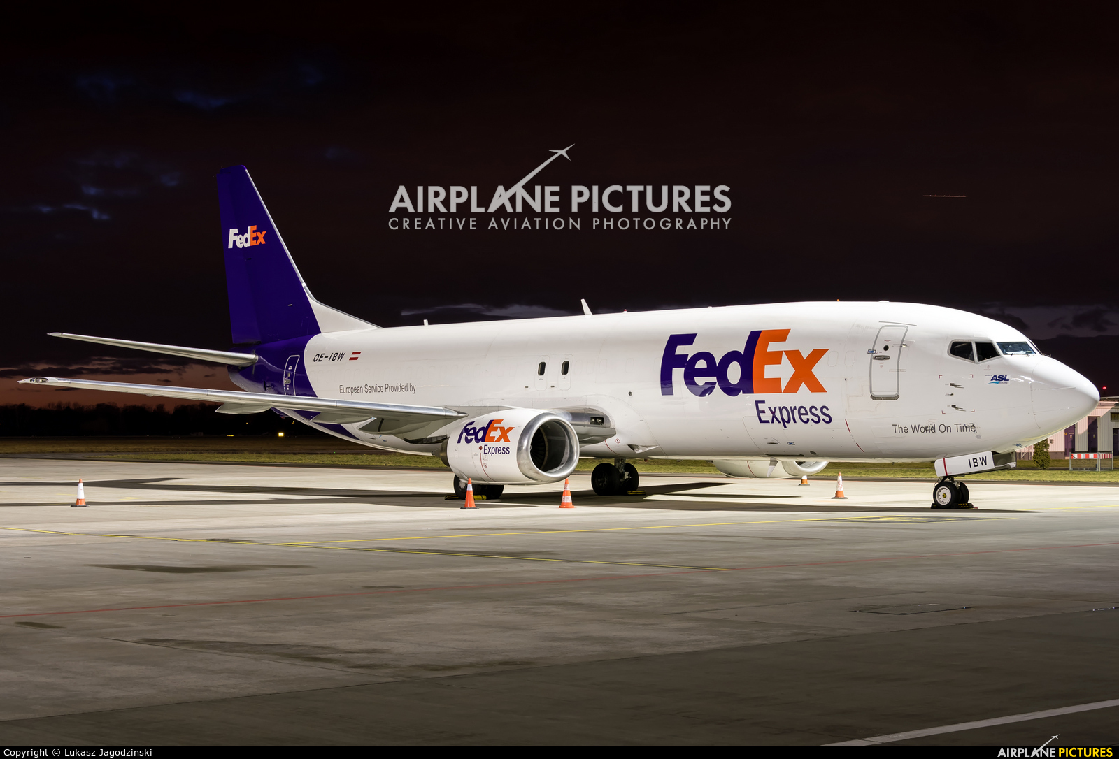 FedEx Federal Express OE-IBW aircraft at Warsaw - Frederic Chopin