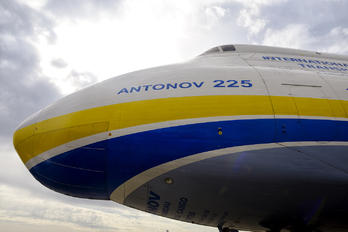 UR82060 - Antonov Airlines /  Design Bureau Antonov An-225 Mriya