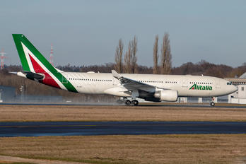 EI-DIP - Alitalia Airbus A330-200