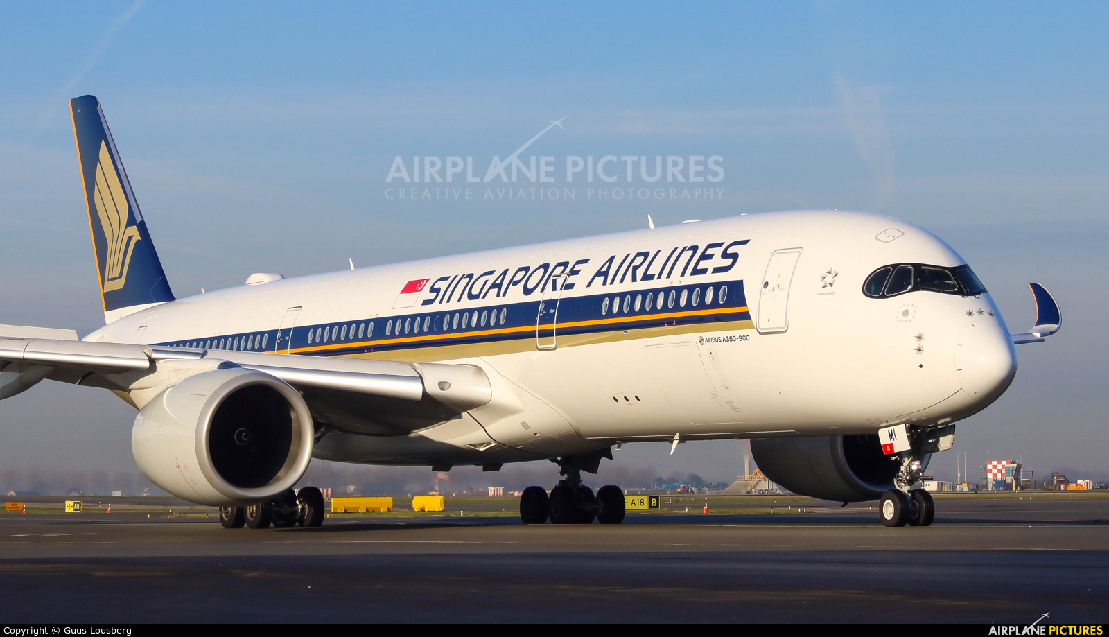 Singapore Airlines 9V-SMI aircraft at Amsterdam - Schiphol