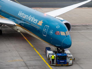 VN-A867 - Vietnam Airlines Boeing 787-9 Dreamliner