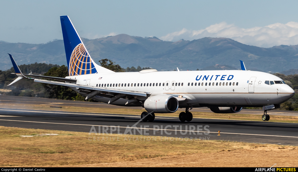 United Airlines N35260 aircraft at San Jose - Juan Santamaría Intl